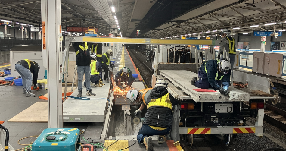 可動式ホーム柵新設に伴う乗降場改良工事